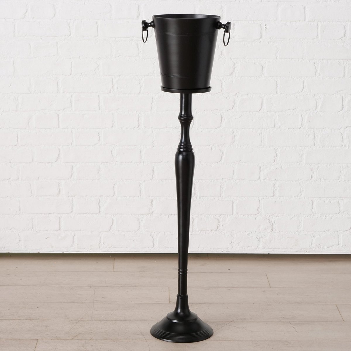 ΠΑΓΟΘΗΚΗ ΜΕ ΠΟΔΙ Amara H108cm ΜΑΥΡΟ ΑΛΟΥΜΙΝΙΟ image