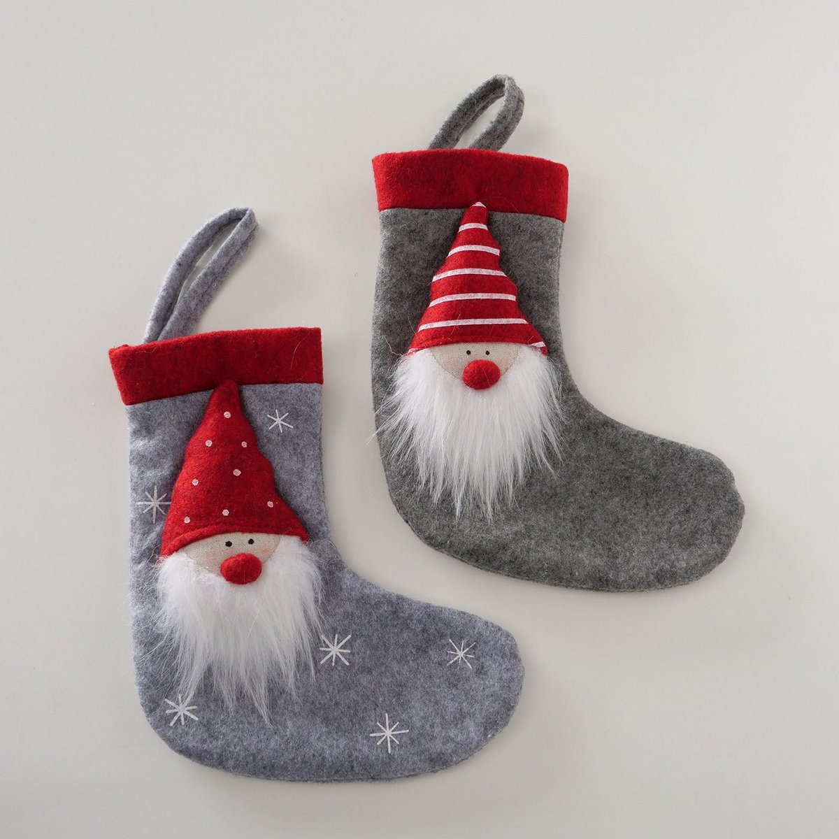 ΚΑΛΤΣΑ ΧΡΙΣΤΟΥΓ 2/ass ΓΚΡΙ/ΚΟΚΚΙΝΟ/ΛΕΥΚΟ Knuffel H20cm Polyester-felt image